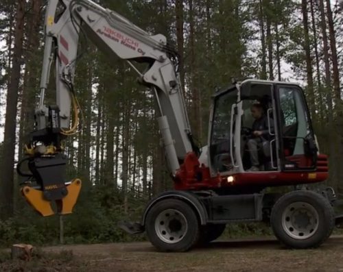 Hidraulikus tuskómaró rönkmaró kotrógépre - HAVEL L12